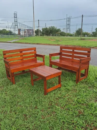 Jogo de bancos em paletes. Fabricamos por encomenda.