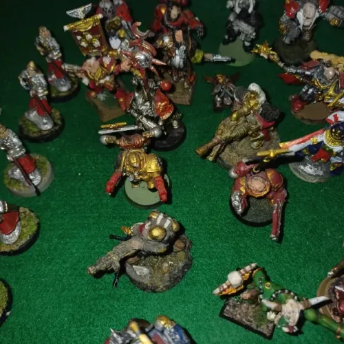 diversas miniaturas em metal ,plastico para colecionar 