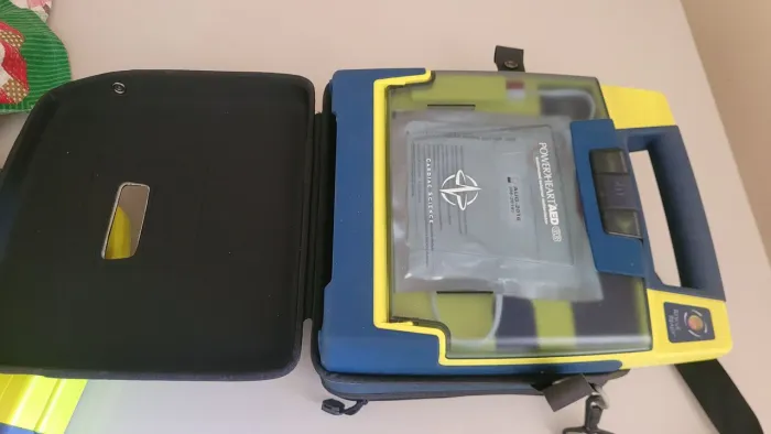 Aparelho antigo  para retirar peças 