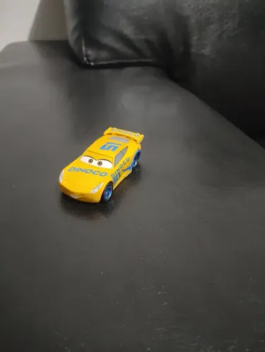Miniatura Disney Cars 3 Dinoco Cruz Ramirez