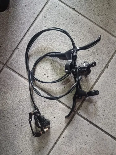 Freio hidráulico Absolute semi novo R$ 200.00
