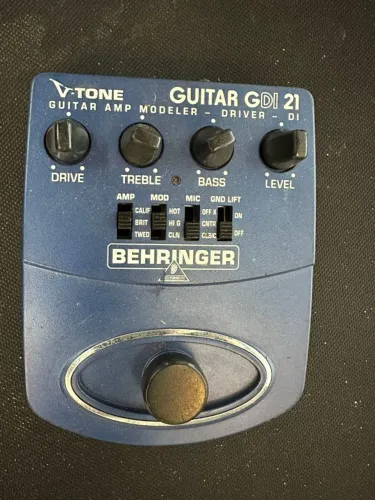 Pedal Simulador Amp Behringer GDI21 V-Tone Guitarra