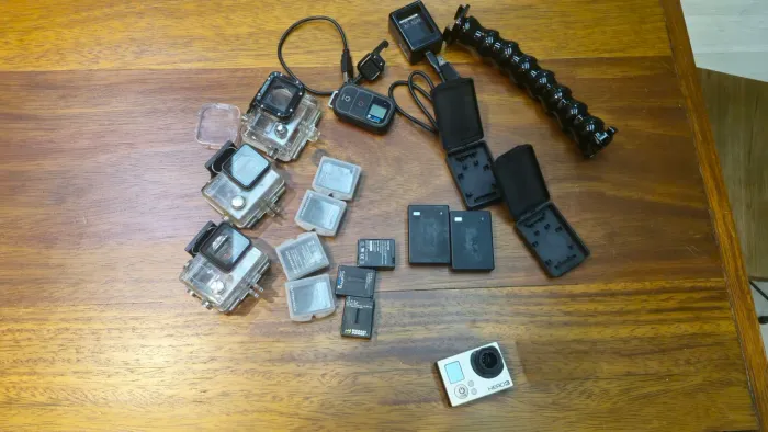 GoPro Hero 3 BLACK + baterias + acessórios 