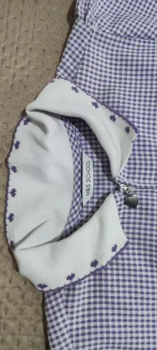 Vestido Marks & Spencer xadrez lilás com detalhes em branco