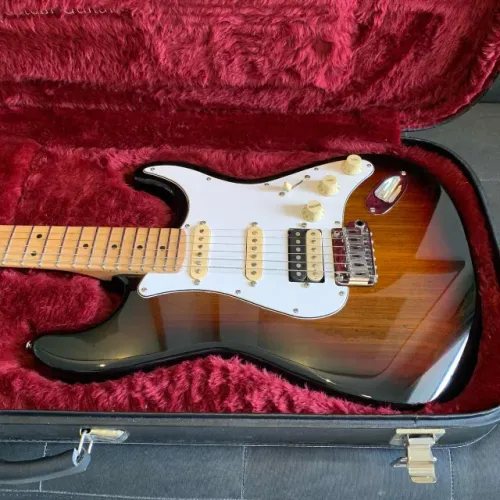 Guitarra Carrozza Modelo Legend Strat Deluxe Custom Shop 23 (Usado)