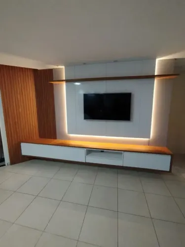 Painel para TV com Nicho e Prateleira