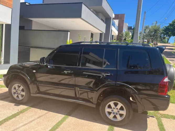 Pajero Full HPE 7 Lugares 2005 impecável 