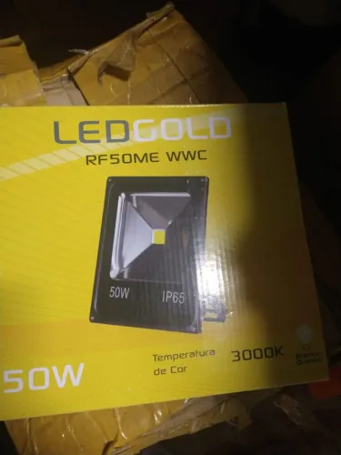 Refletor LED Gold 50W IP65 3000K Branco Quente