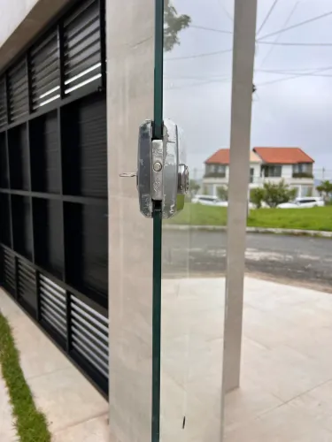 Vendo portão de vidro 10mm