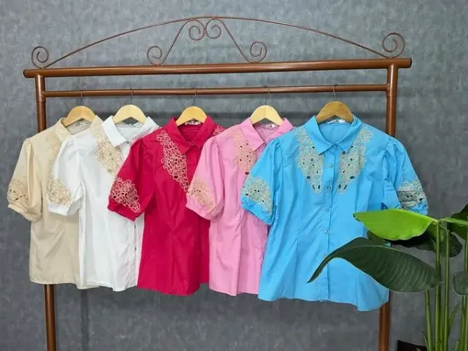 Blusas femininas com renda - novas!