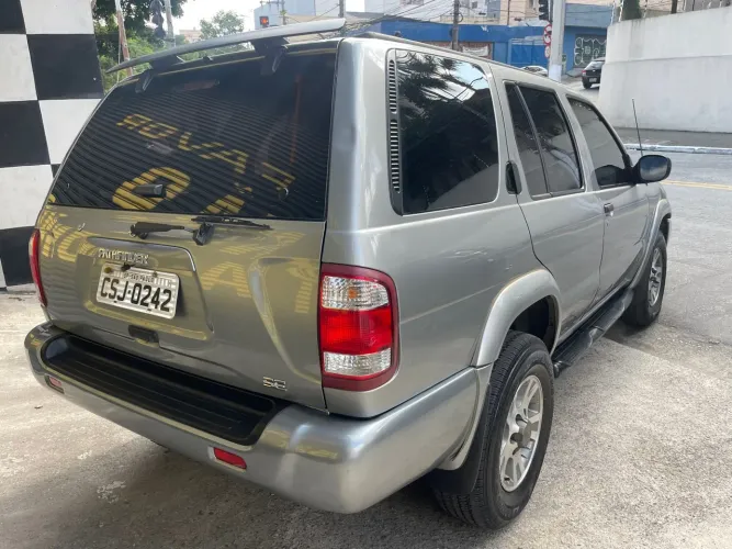 Nissan Pathfinder SE 3.3 V6 12V 2001