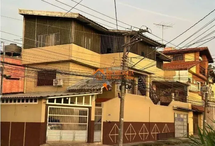Sobrado com 4 dormitórios à venda, 250 m² por R$ 798.000 - Jardim Santa Beatriz - Guarulho