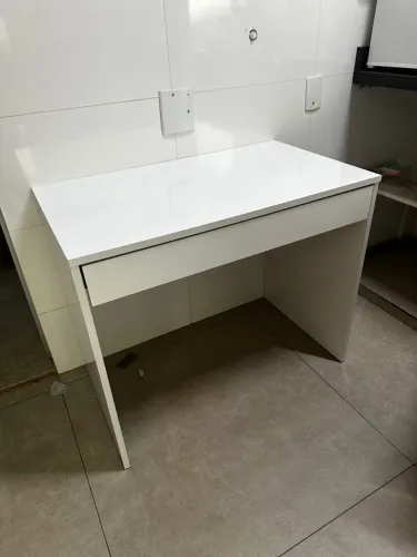 Escrivaninha Branca Simples - Nova