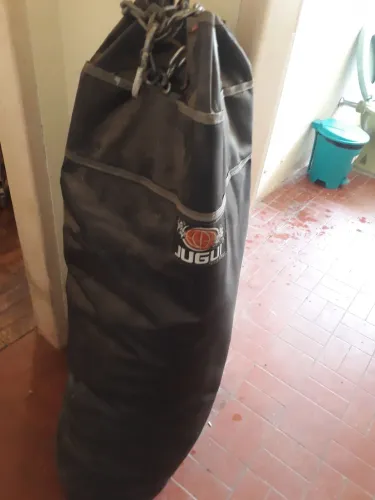 Saco de pancada JUGUI profissional + suporte de parede