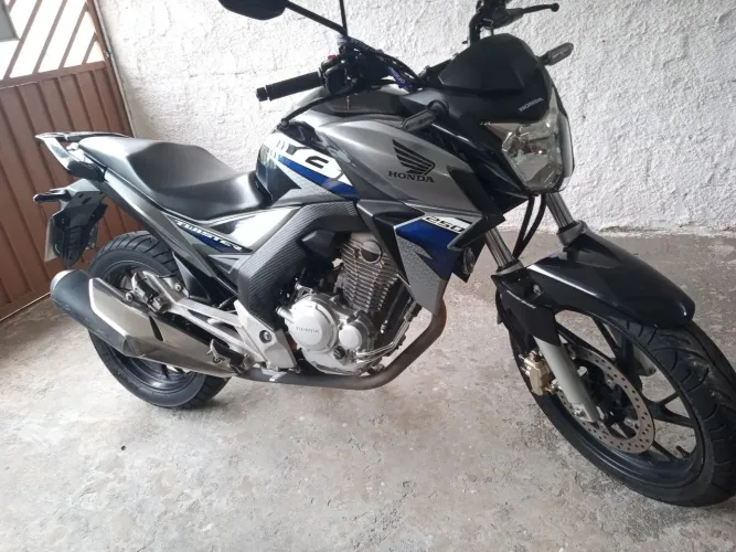 CBX 250 super conservada