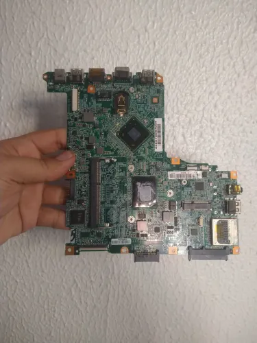 Placa-mãe de Notebook CCE U25 em perfeito estado 