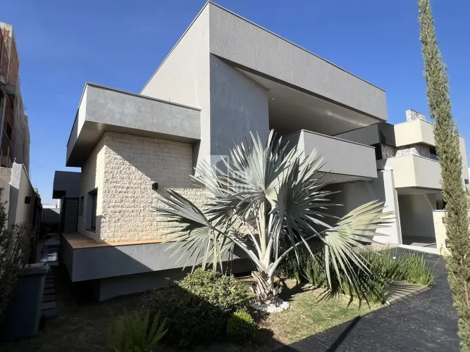 ? Casa à Venda Alto Padrão - Condomínio Grand Trianon Anápolis Goiás