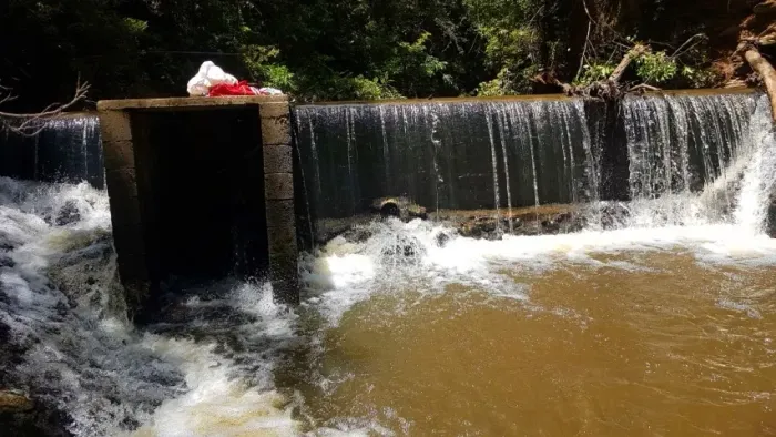 Lindo sitio com piscina, Rio e nascente, proximo a Jaboticatubas e Serra Morena