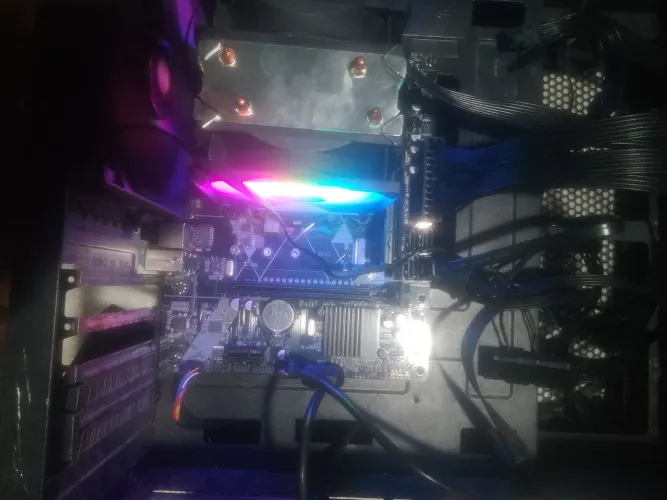 RX 580 2048SP, I3 8100, PLACA MÃE H310MT