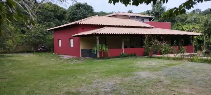 Sitio em Itaguara MG Casa muito Boa nascente e lagoa Oportunidade Fácil Acesso