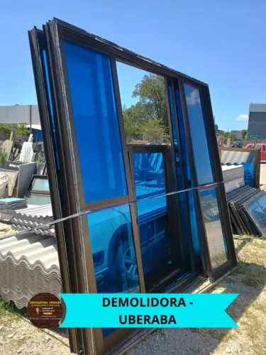 PORTA DE ALUMINIO VIDRO AZUL