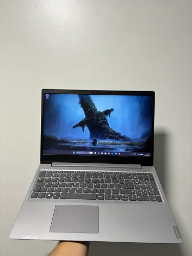 Notebook Lenovo Ryzen 3 08GB RAM DDR4 SSD NVME 256GB PLACA DE VÍDEO 02GB 