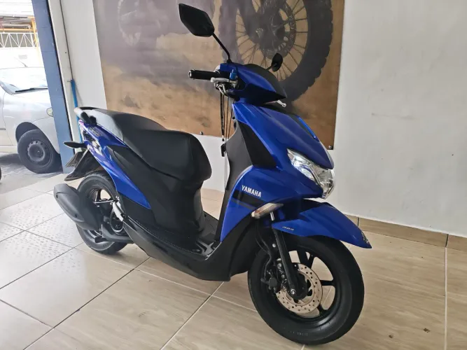 YAMAHA FLUO 2024 - BAIXA QUILOMETRAGEM