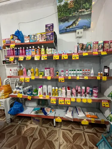 Vendo prateleira gôndolas de supermercado