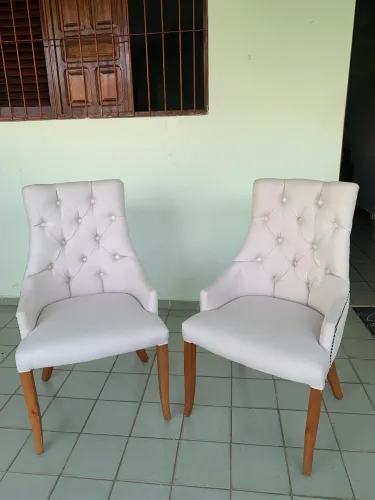 Cadeira em Capitonê