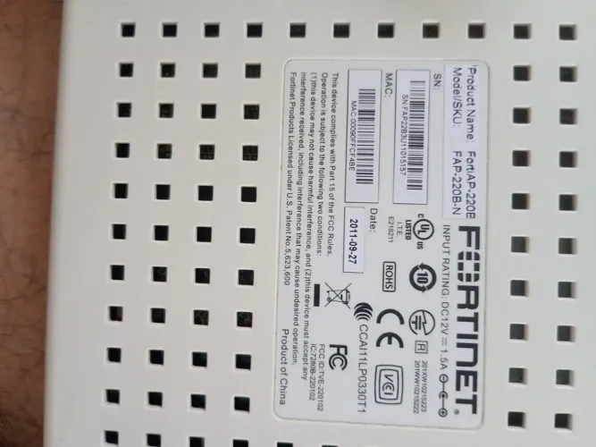 Seminovo Ponto de Acesso Wi-Fi Corporativo Fortinet FortiAP-220B-N- R$ 350