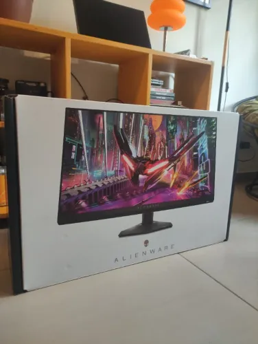 Monitor Gamer Alienware 27" AW2724DM QHD 180Hz Fast IPS