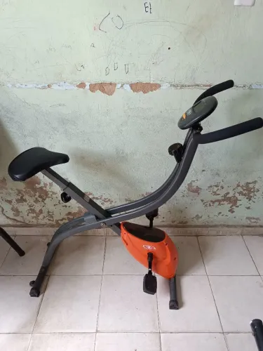 Bicicleta ergométrica dobrável