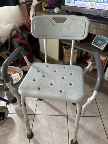 Cadeira de banho fixa