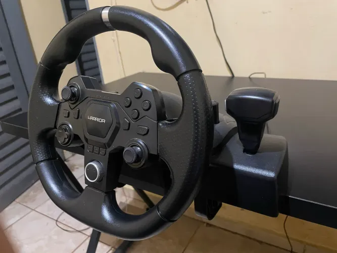 volante gamer warrior com pedais.