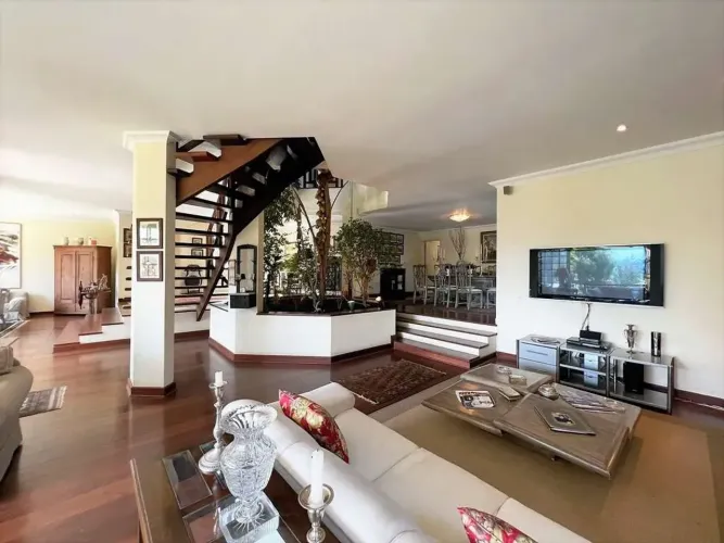 Condomínio Palos Verdes - CASA Clássica, 4 suítes, gourmet, piscina e linda vista! Em 2 LO