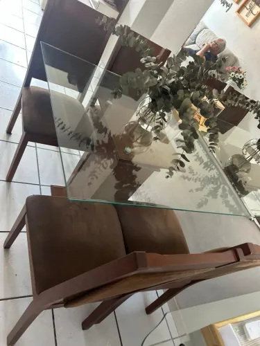 Mesa de jantar de 4 lugares