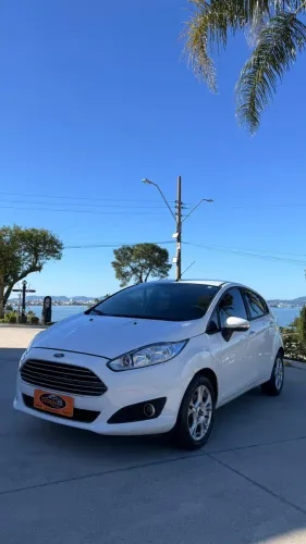 Ford Fiesta 1.6 SE Hatch 16V Flex 4P Powershift 2015