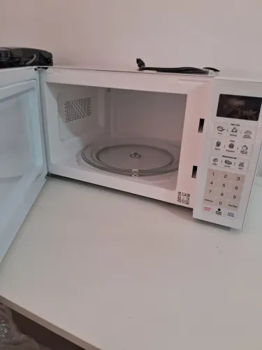 Vendo microondas marca mondial, novo , cor branco falar com Rosângela watsap *