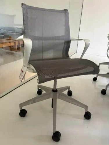 Cadeira Setu cinza Herman Miller NA GARANTIA