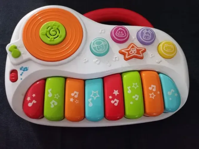 Pianinho Divertido Beat Bop com música e sons de animais.