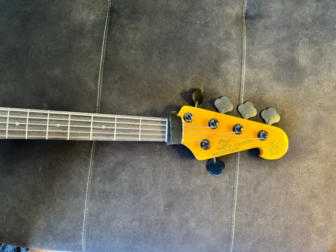 Jazz Bass SX turbinado