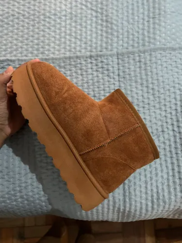 Bota de camurça estilo UGG