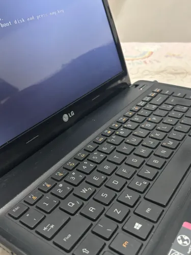 Notebook LG A410 com defeito + carregador