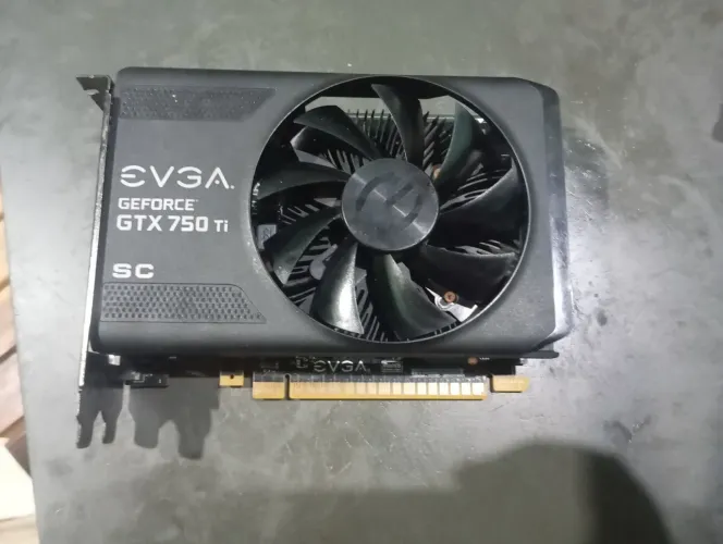 Placa de vídeos GTX 750ti 2G