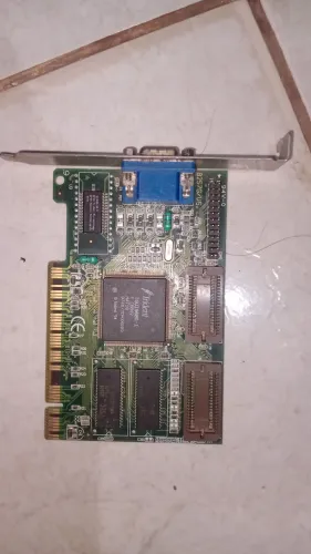 Placa de video pci antiga retrô