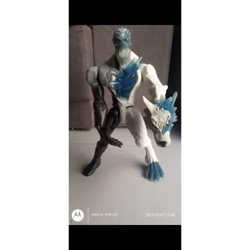 Boneco elementor lobo max steel