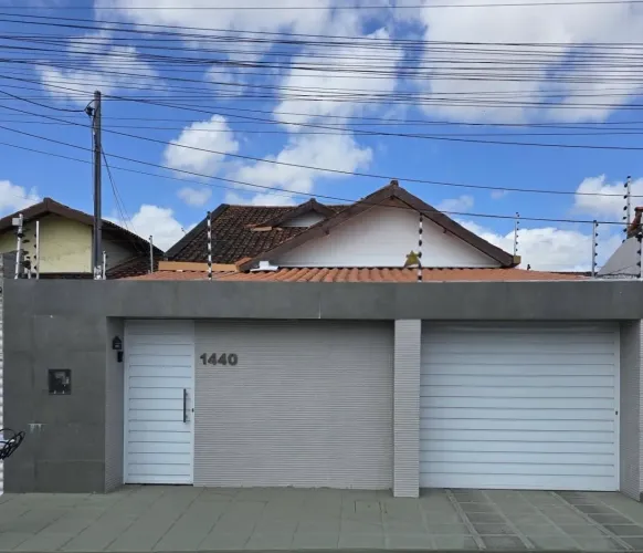 VENDO CASA NA ARUANA