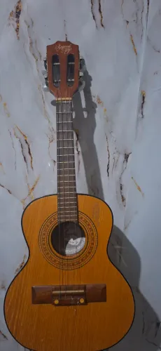 Lindo cavaquinho elétrico