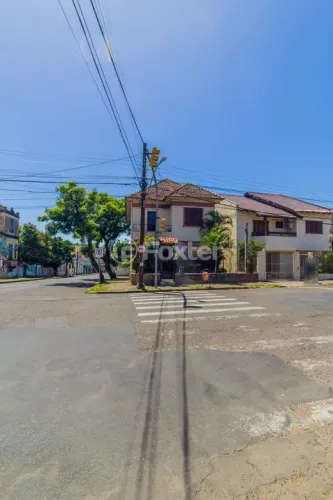 Casa à venda Rua General Gomes Carneiro, Medianeira - Porto Alegre