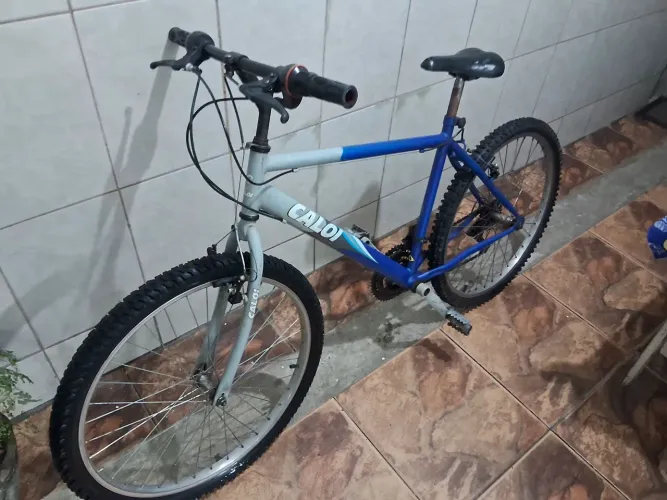 Bicicleta aro 26 caloi.